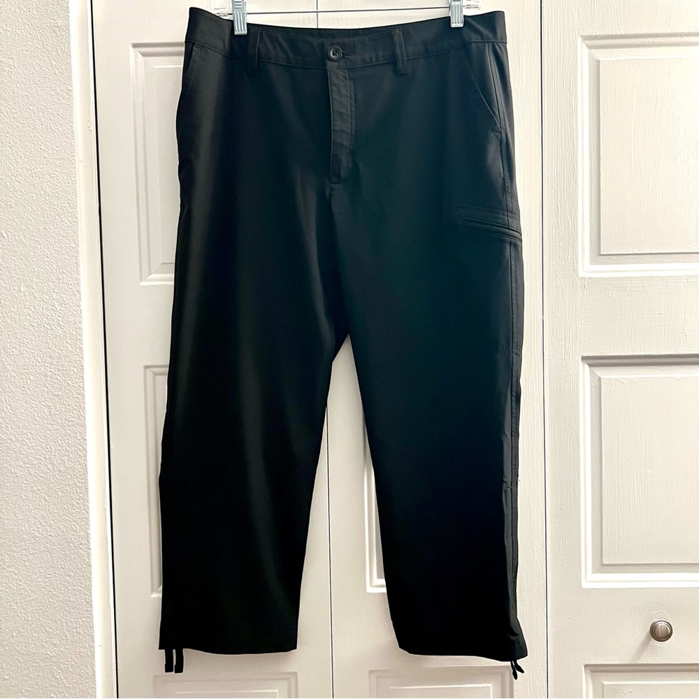 Eddie Bauer Women’s Black Cargo Pants - 10